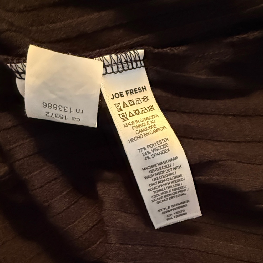 Joe Fresh Black Ribbed V-Neck Pullover - Picture 7 of 9